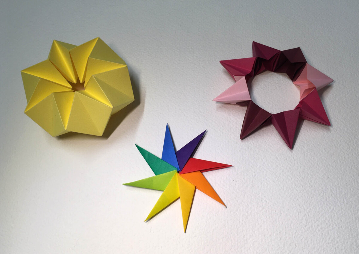 Sabato 15 Marzo
9.30-12.30
CORSO PAPER ARTIST
La tecnica modulare applicata a origami in movimento, girandole, trottole. flexagoni, kaleidocicli ecc.