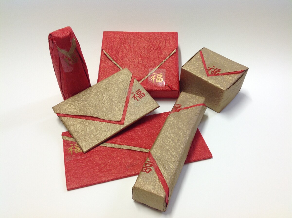 Sabato 13 Dicembre - CORSO base ORIGAMI - L'impacchettamento e la presentazione dei regali secondo l'arte dello Tsutsumi giapponese