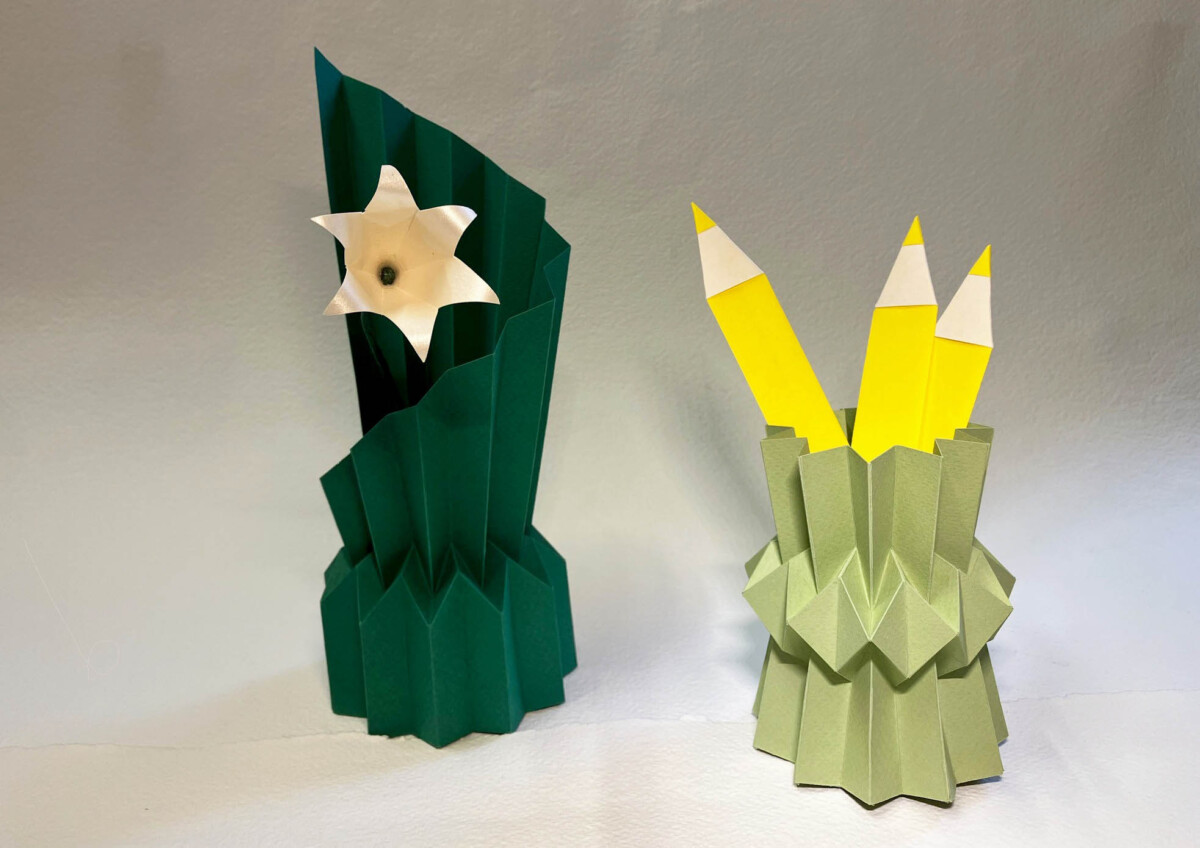 Sabato pomeriggio 13 Dicembre o Lunedì sera 15 Dicembre - CORSO origami DESIGN - Forme plissettate con basi chiuse per realizzare vasi, portaoggetti, elementi d'arredo