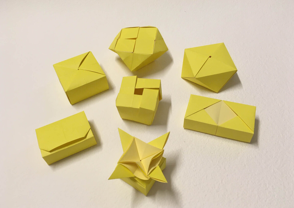 Sabato 12 Ottobre 
 9.30-12.30
CORSO PAPER ARTIST 
Scatole che si chiudono adatte a contenere oggetti, modelli di autori contemporanei